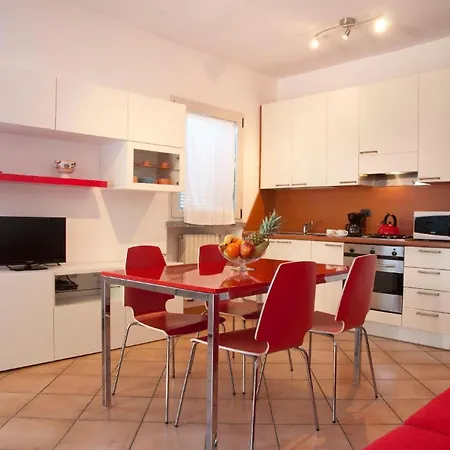 Grosse Ferienwohnung In Onno Mit Garten Und Terrasse * Oliveto Lario