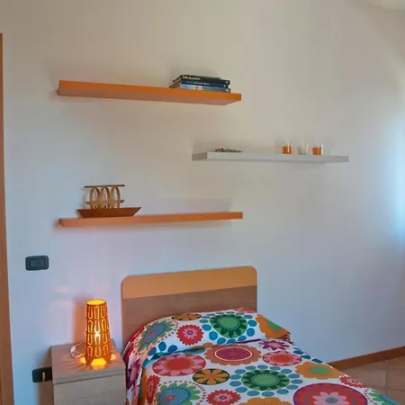 Grosse Ferienwohnung In Onno Mit Garten Und Terrasse Oliveto Lario