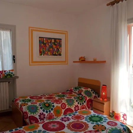 Grosse Ferienwohnung In Onno Mit Garten Und Terrasse * Oliveto Lario
